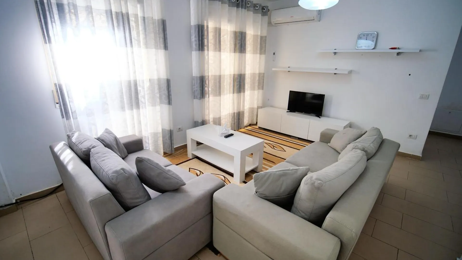 Eras Apartament Shkoder 0*,